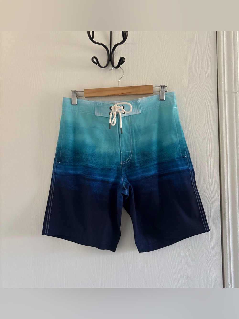 NWT American Eagle Board Shorts Men’s Small Blue Ombre Swim Surf Knee Length